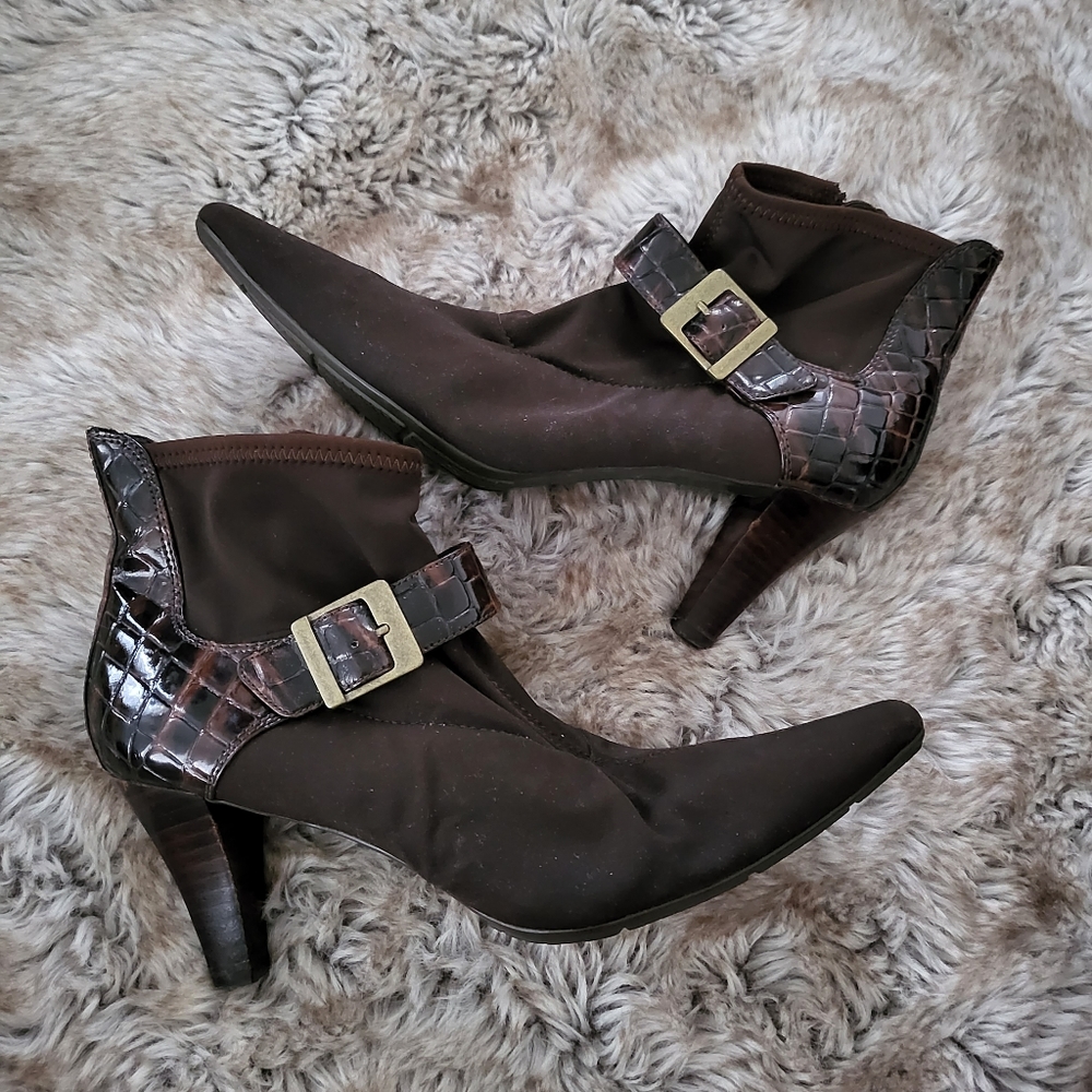 Relativity Giselle Ankle Boots Size 9